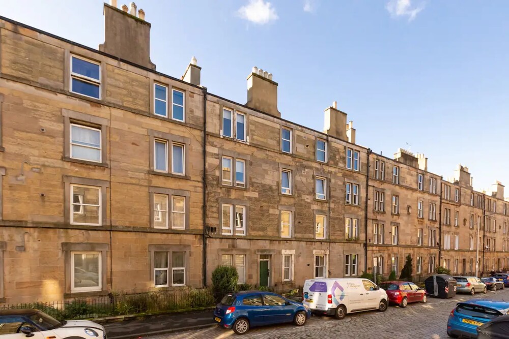 Homely 1 Bedroom Flat Near Haymarket Station view 4