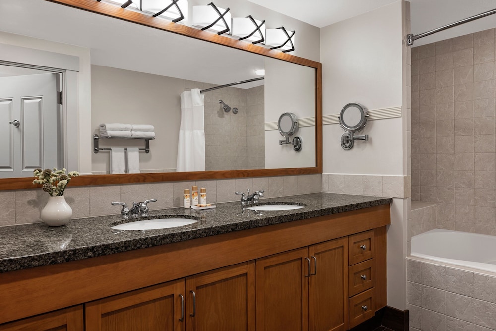 Lake Tahoe Vacations - Marriott Grand Residence Club, Lake Tahoe - 1 to 3 bedrooms Pent - Property Image 7