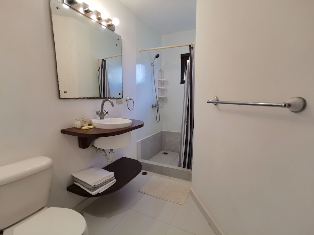 Los Corales Tropical Beach Resort & SPA