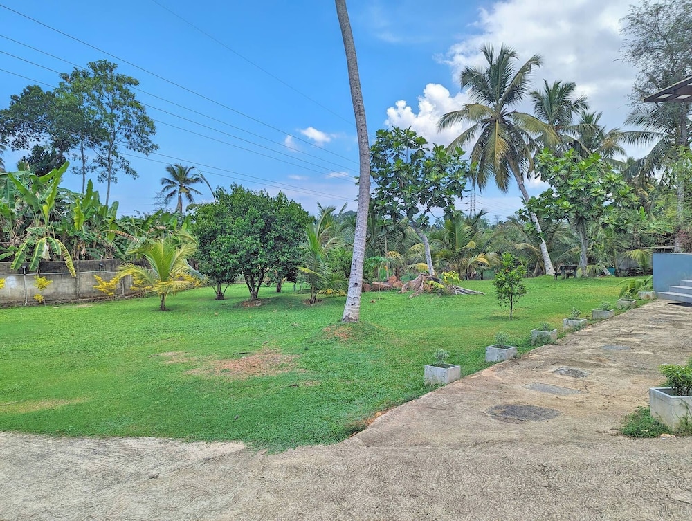 Room in Guest Room - Serene Oasis in Galle - Tranquil Retreat With Breathtaking Views