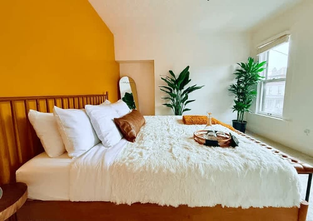 Short North Convention King Bed Free Parking