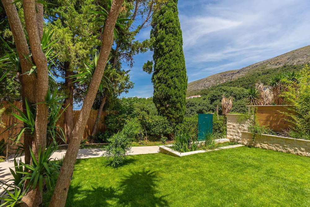 Hedera Estate, Villa Hedera