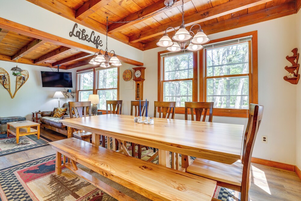Hatfield Family Home on Lake Arbutus: Boat & Hike