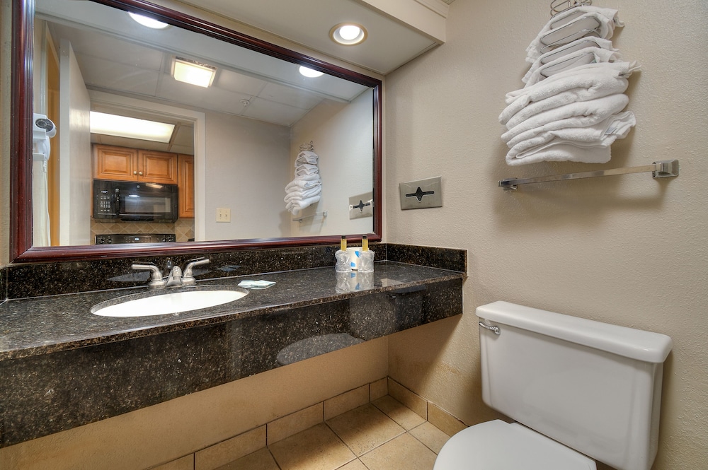 Landmark Resort by Elliott Beach Rentals