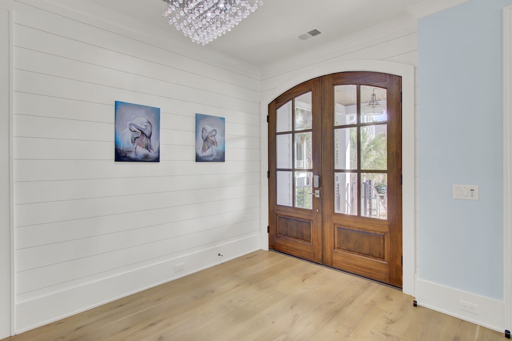 7 Beachwood East by Avantstay Steps to the Beach Ocean Views Hot Tub 7bdr