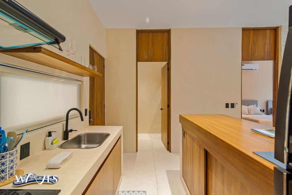 Spacious 3 Br w Private Pool Exclusive Gym