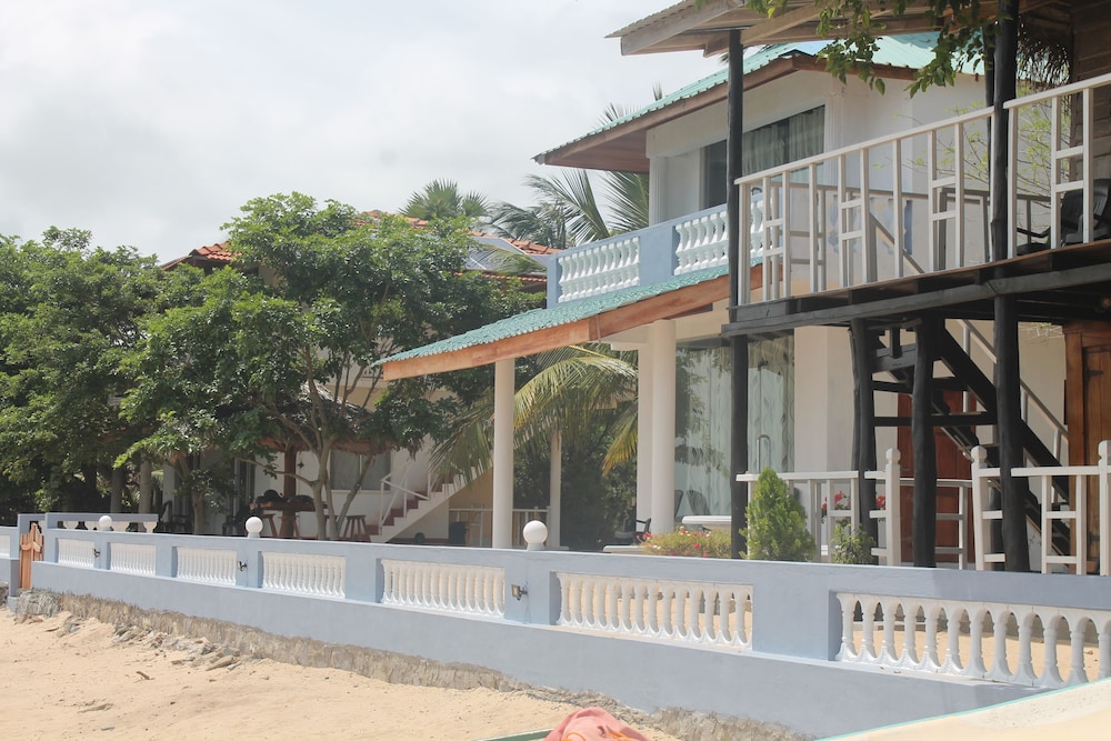 Dinuda Resort