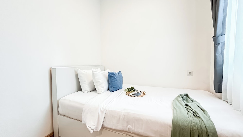 Cozy 2Br With Extra Room At Sky House Bsd Apartment