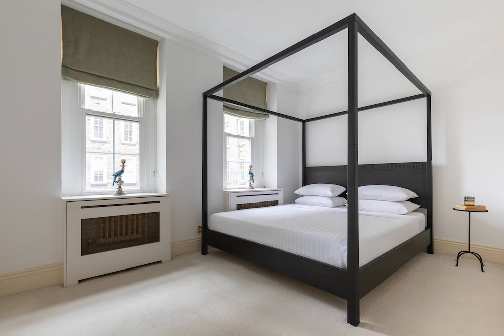 Fitzjames-avenue IV by Onefinestay