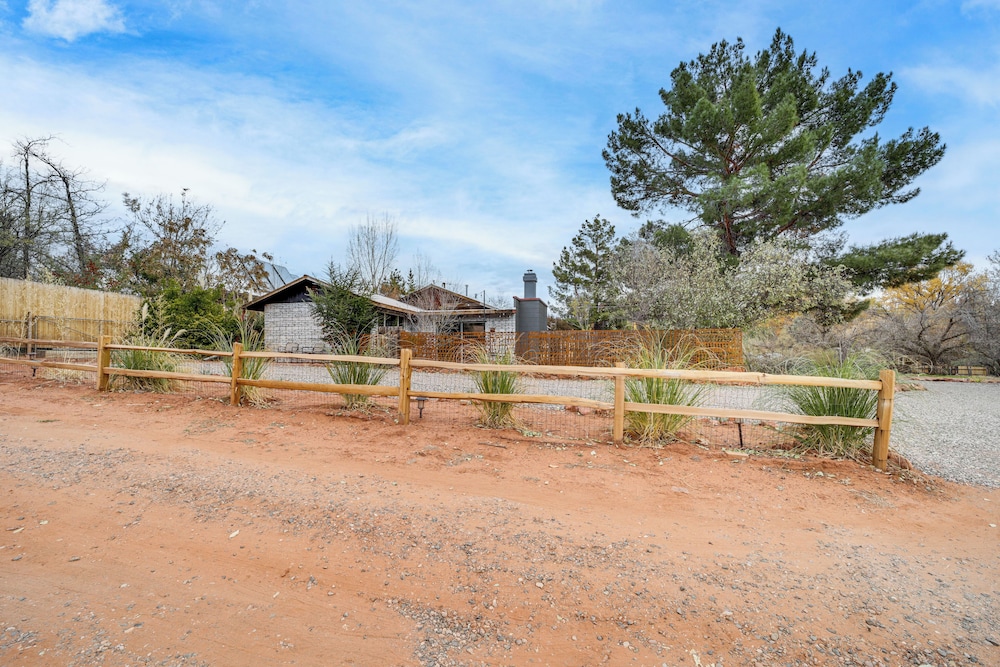 < 2 Mi to Red Rock State Park: Cozy Sedona Cottage