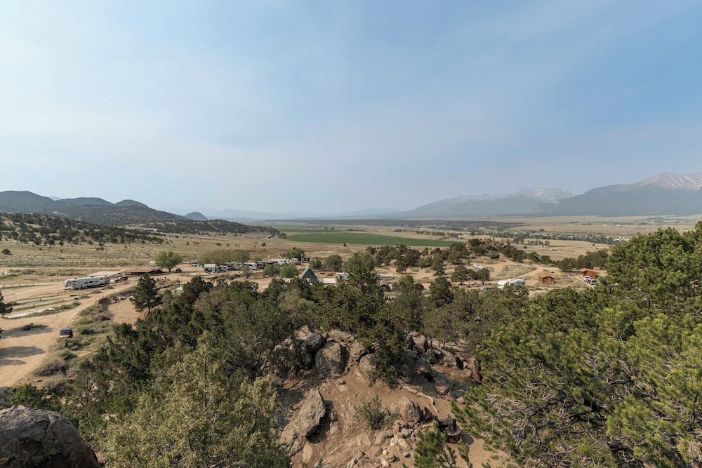 BV Overlook Camp & Lodging view 4