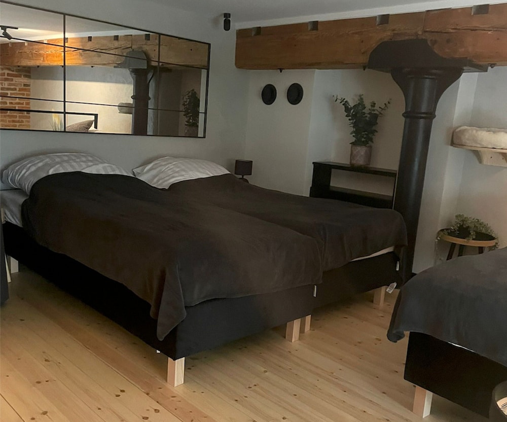 A Comfortable Apartment in the Heart of the City