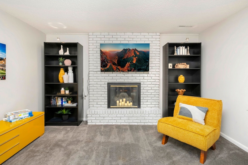 The Foundry Escape - Hot Tub, Bikes & Game Room