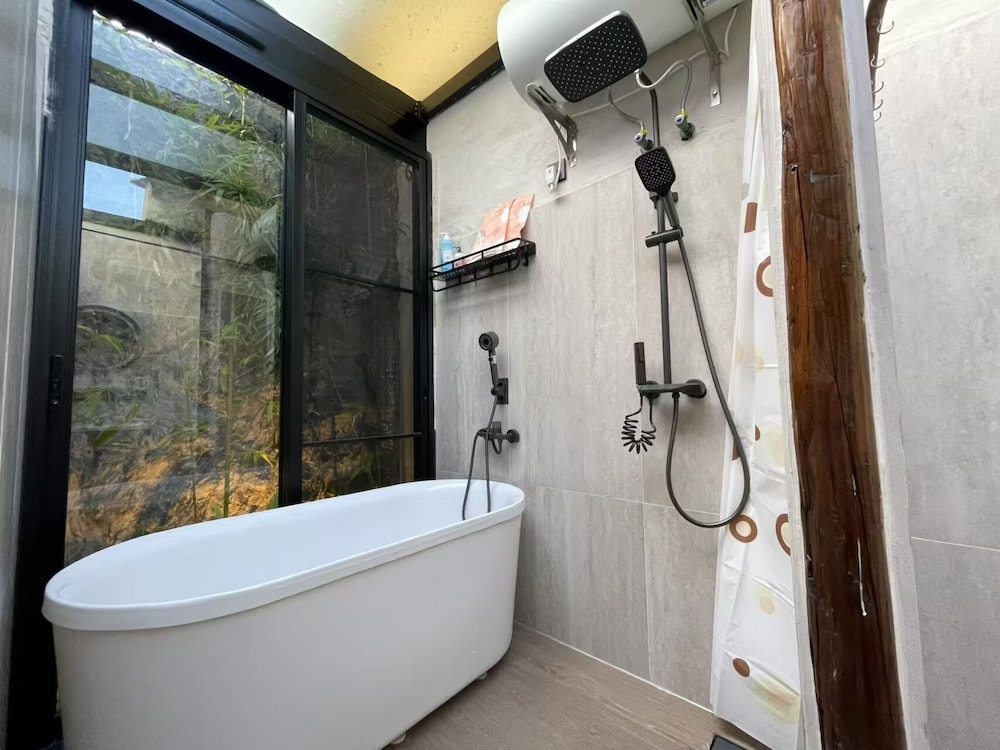 Serenity Courtyard Hotel