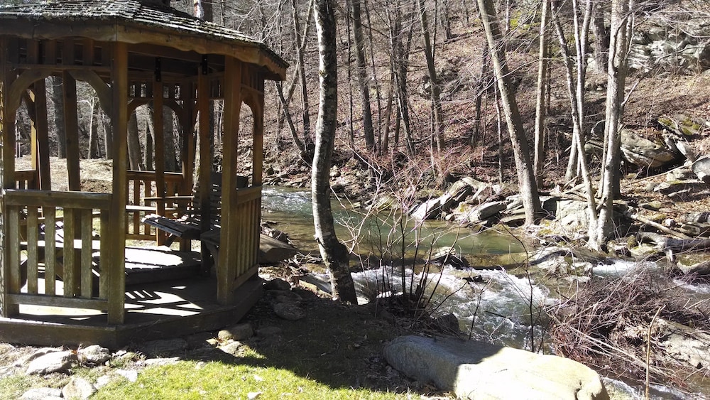 Valle Crucis Farm