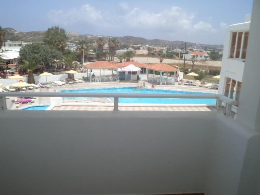 Kamari Bay Hotel photo 5