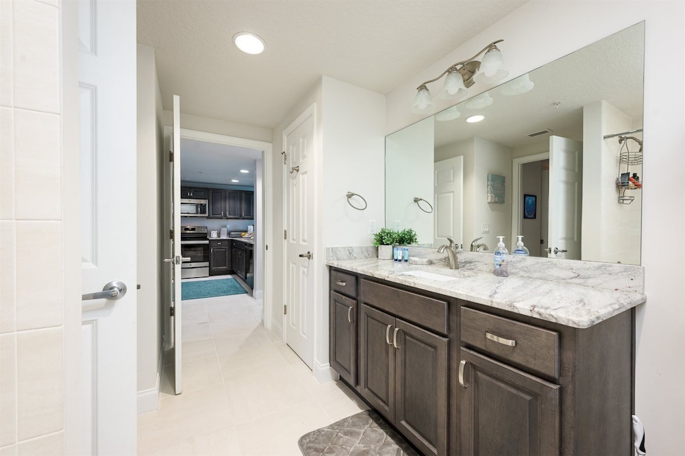 Unit 203 Aruba - 3 Bedroom Ocean Front