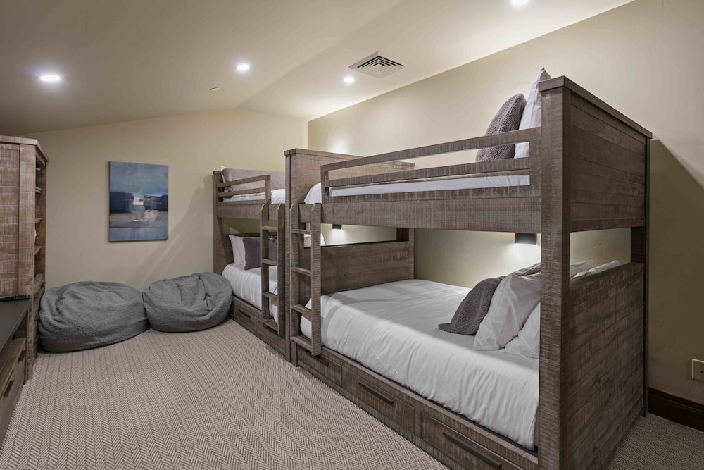 706 - Three Bedroom Deluxe Silver Strike 3 Condo