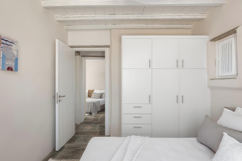Morfes Luxury Apartments photo 2