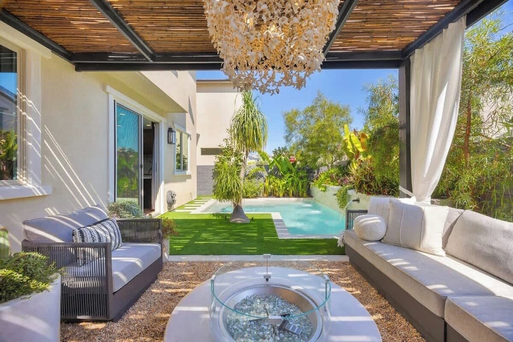 @marbella Lane - Stylish Dream Home in RMV w/ Pool