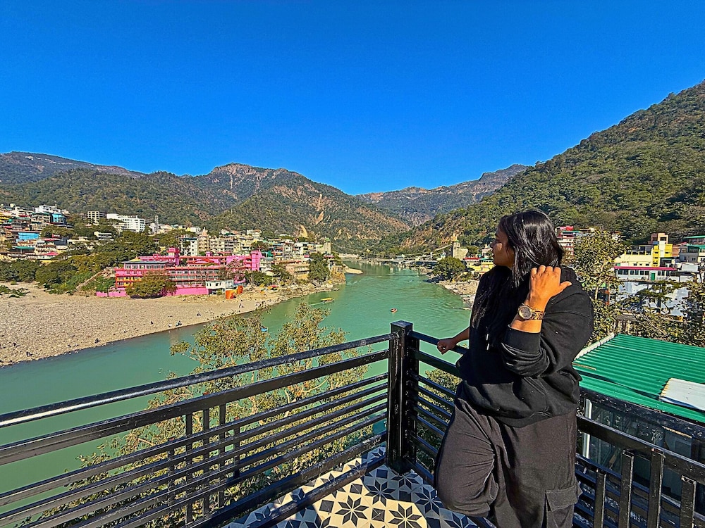 Skyard Hostel & Homestay (Harsil Valley)