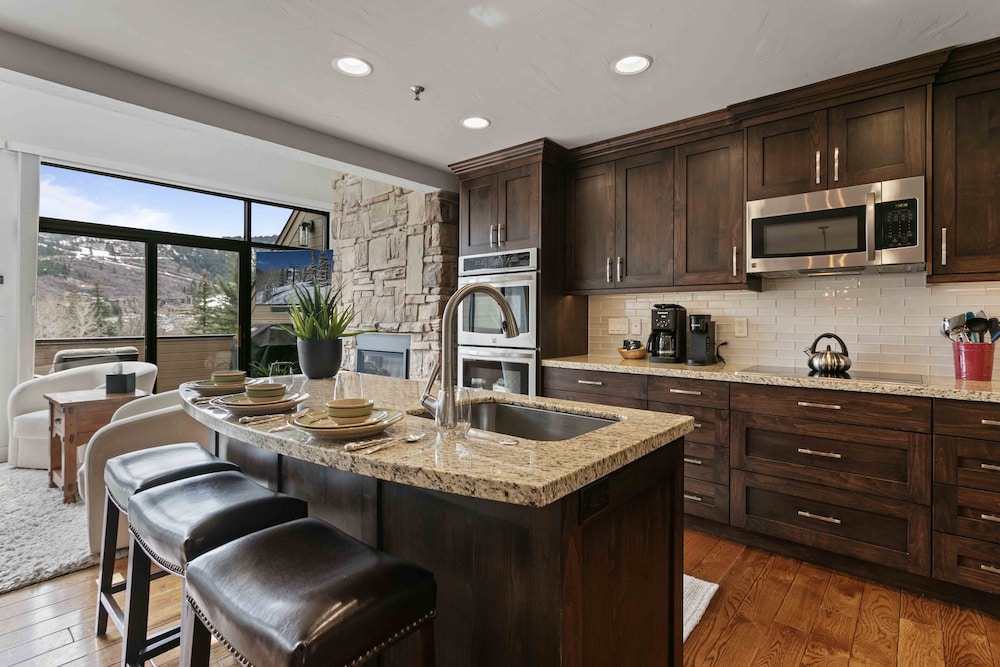 1733 - Daystar Three Bedroom with Spa 3 Condo