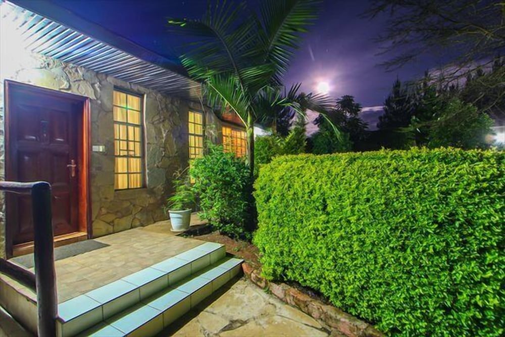 Poa Place Resort & Hotel - Where Nature Meets Comfort