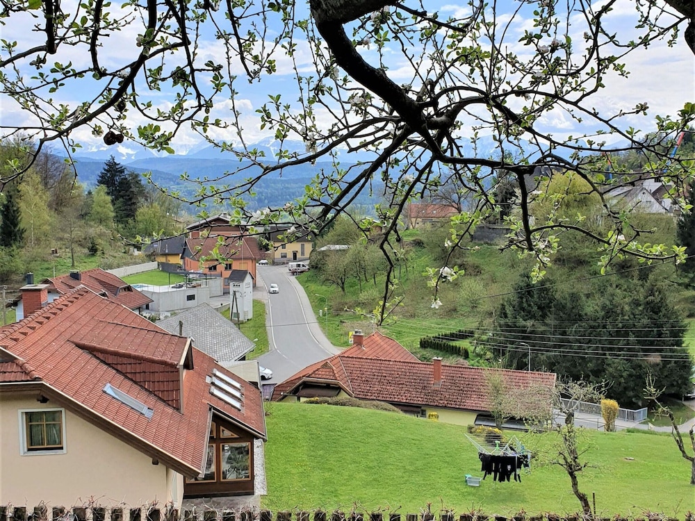 Apartment by Worthersee With Pool