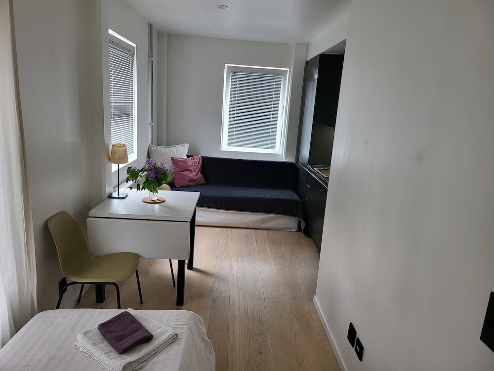Apartment - Sleeps 3 & Great Location