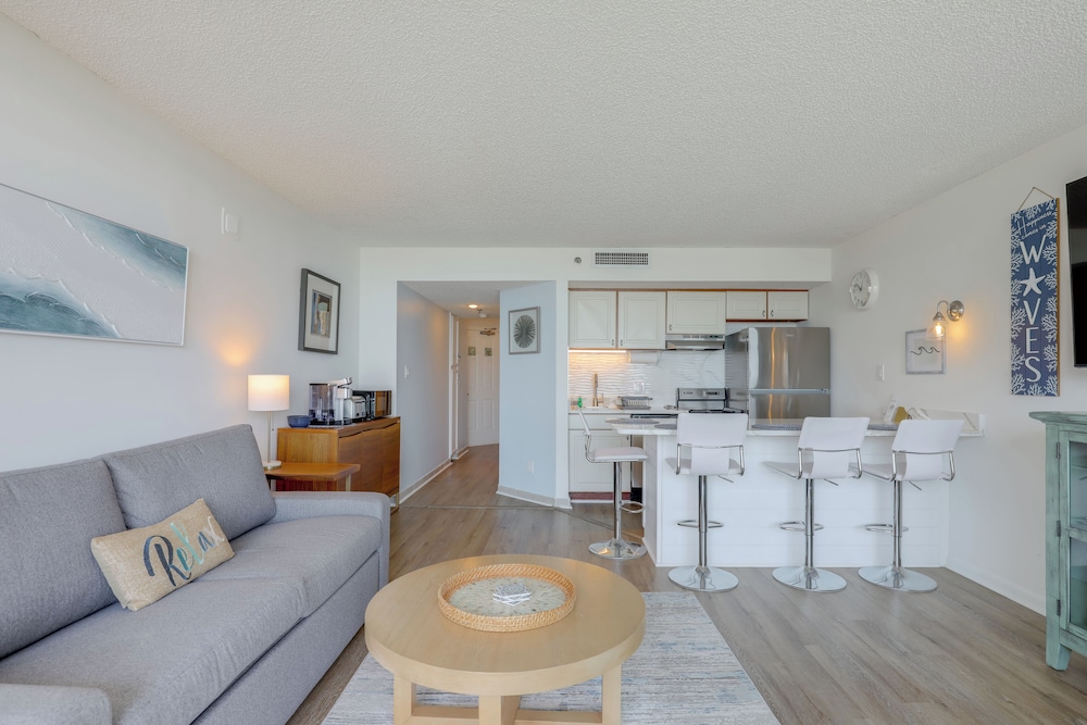 Walk to Myrtle Beach: Condo w/ Views & Pool Access