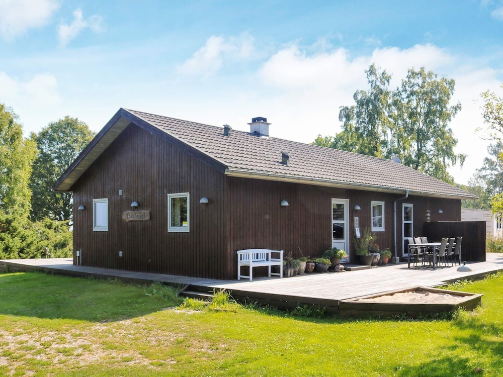 8 Person Holiday Home in Hadsund-by Traum