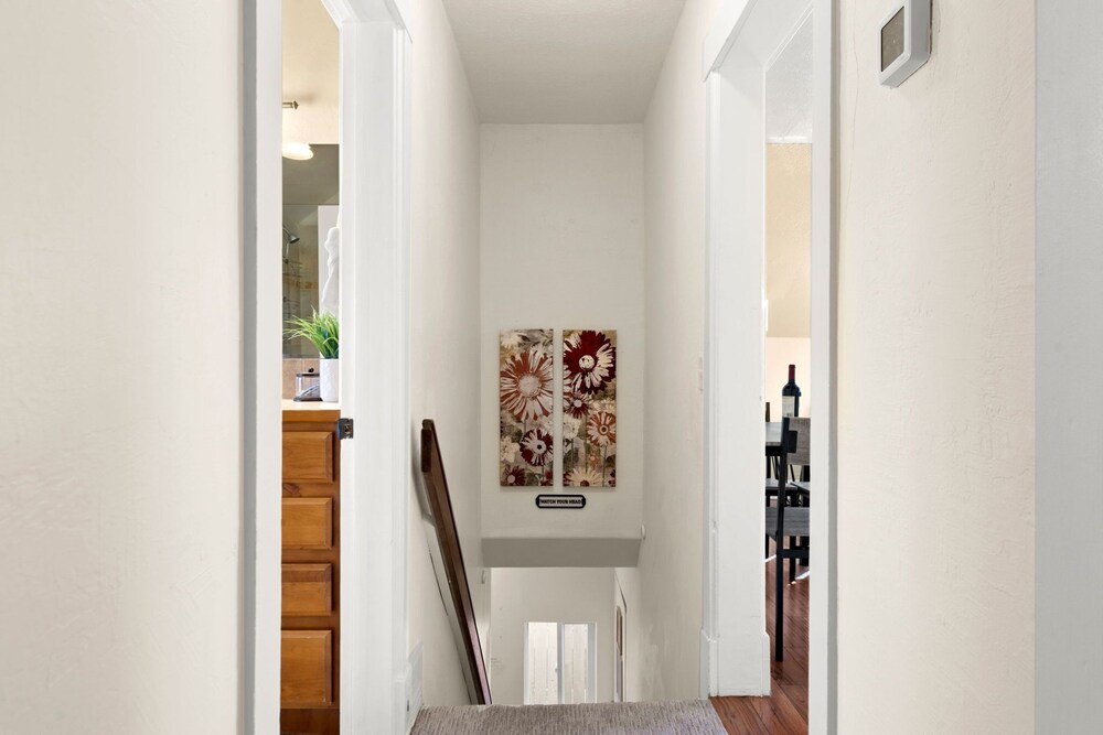 Spacious Old Town Home Walk to Dining & Culture!