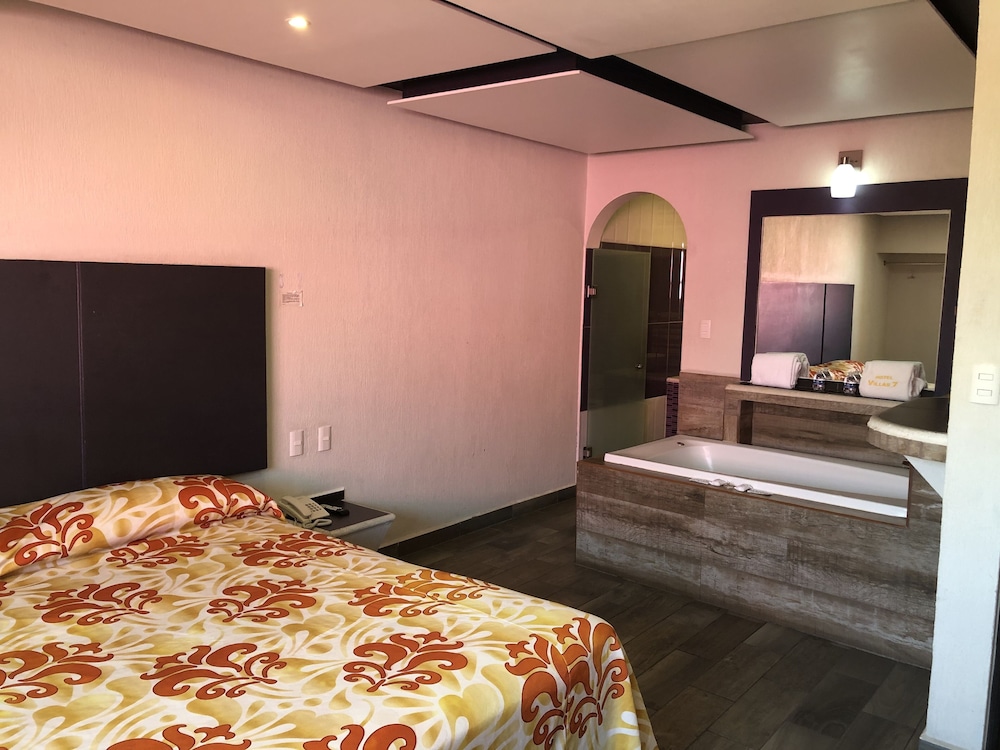 Hotel & Villas 7
