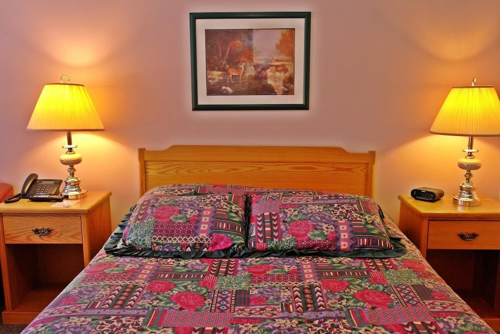 Colonial 900 Motel