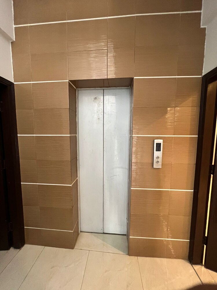 Prestige Comfort Apartments Separate Lounge With Newly Bath With Reception
