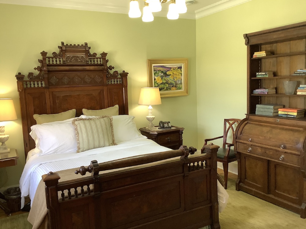 Manoir Chamberland (Adults Only, No Pets) view 3