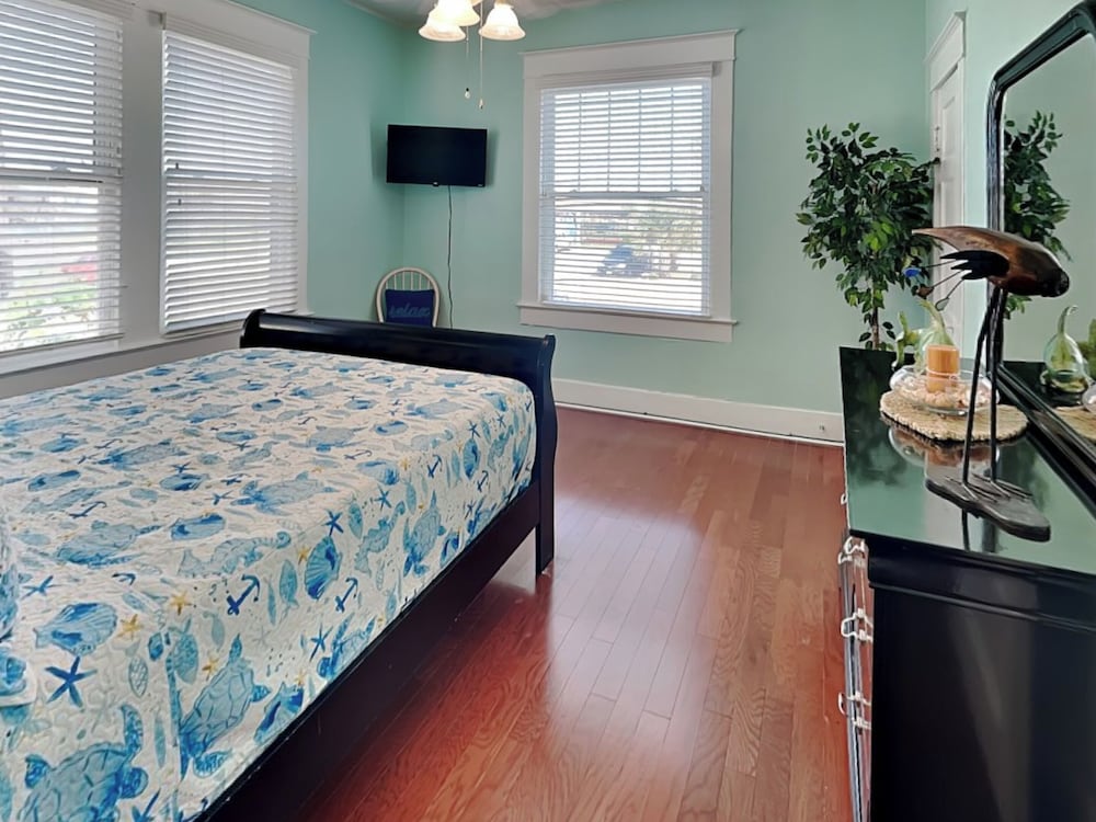 Seawall Celebration Manor by Ryson Vacation Rentals