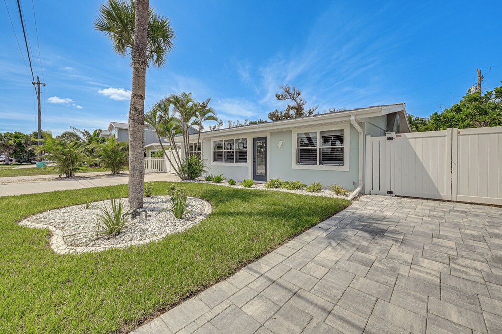Steps to Englewood Beach: Home w/ Outdoor Oasis!