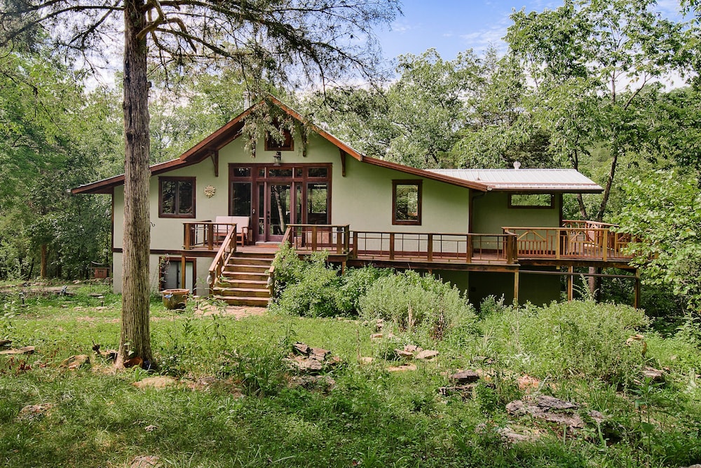 Whispering Hollow in Eureka Springs