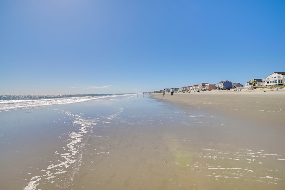 Beachfront Murrells Inlet Home - Walk to Pier! view 3