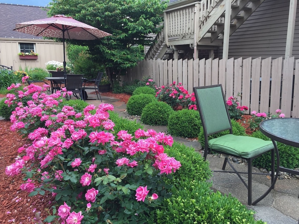 Weller Haus Bed, Breakfast & Event Center