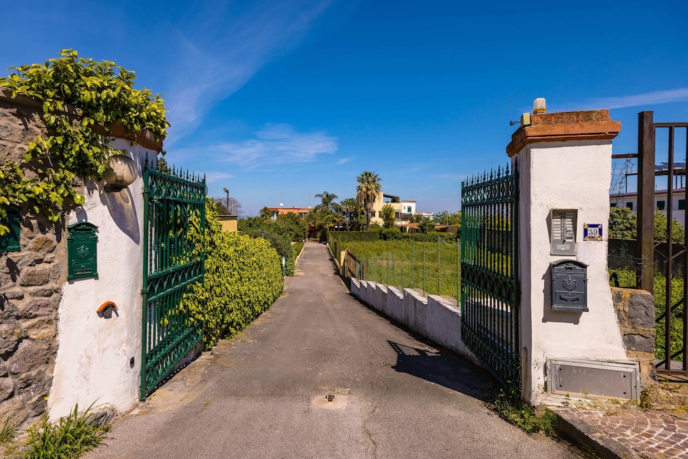 Heavenly Terrace by Napoliapartments