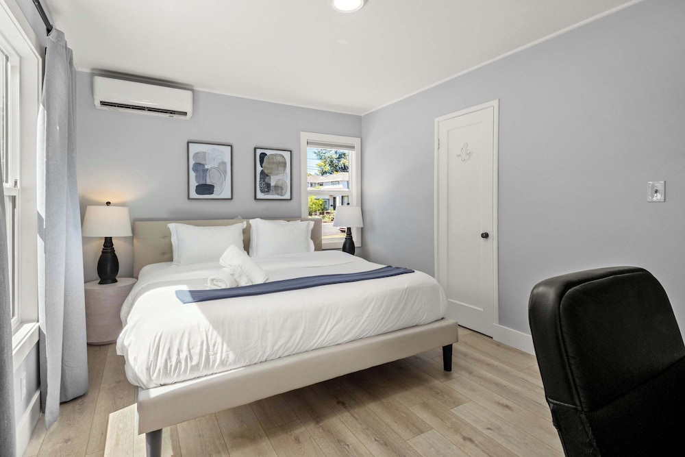 @ Marbella Lane - Spacious 2BR Home Near Westgate