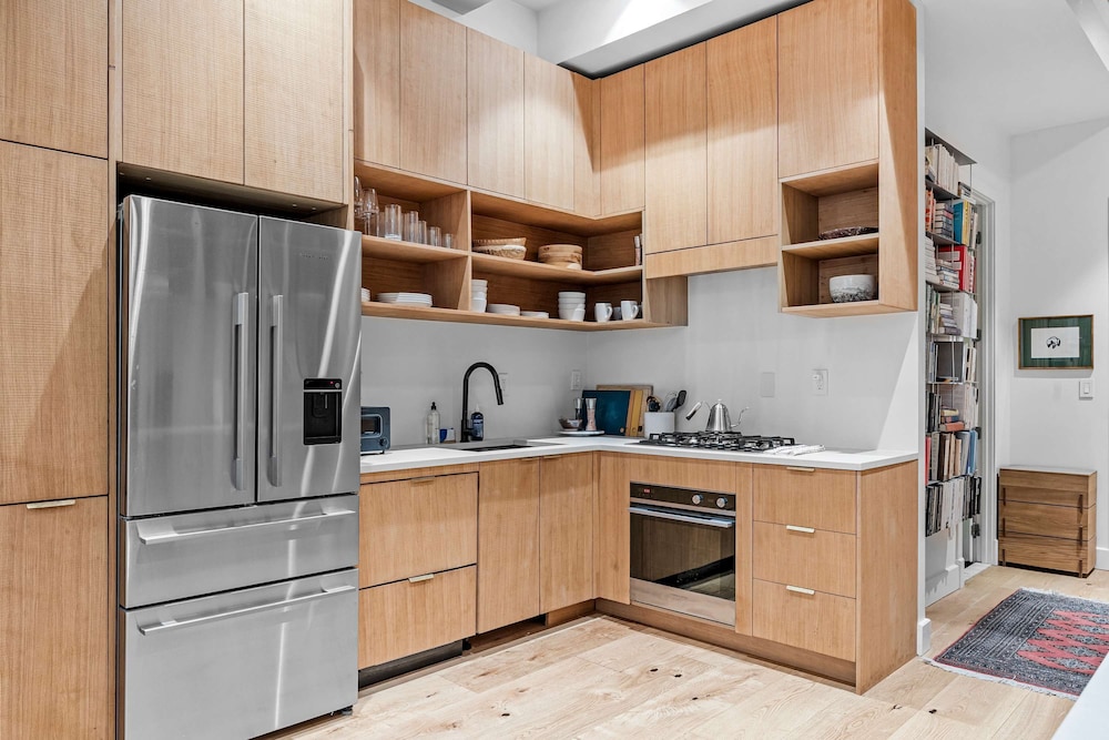 Havemeyer by Rove Travel Duplex Loft w Terrace