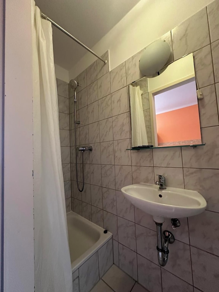 2-Rent Group Hostel Apartments HAN53