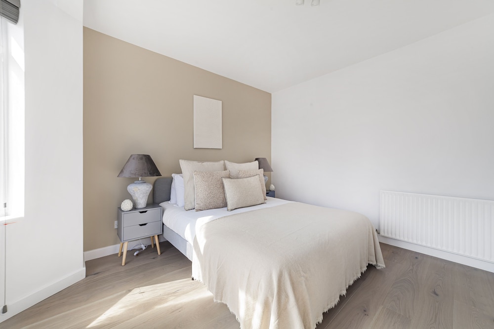 The Neasden Villas