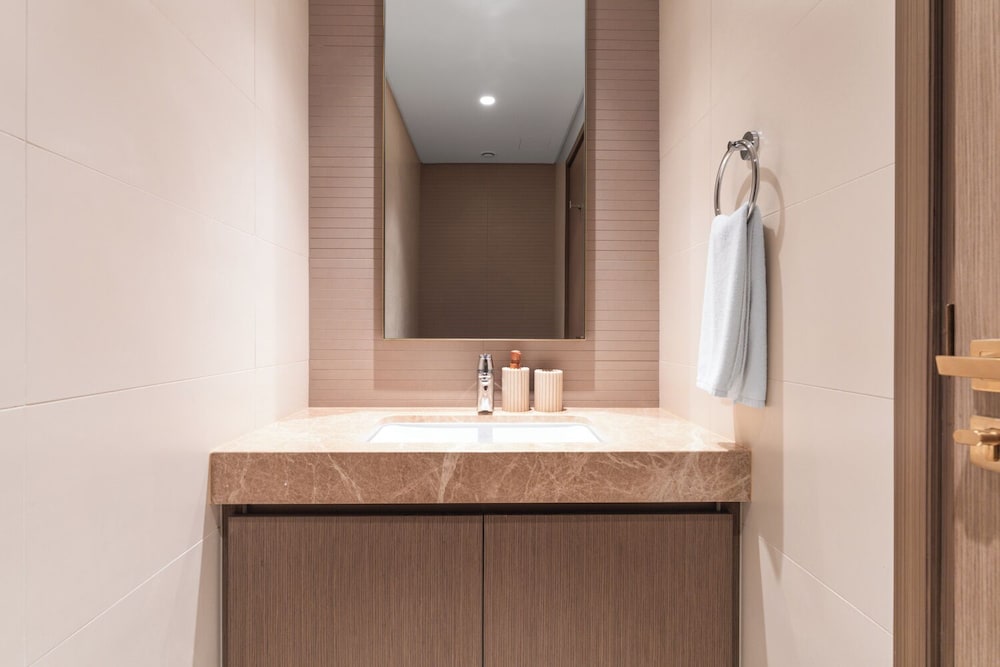 Upscale 2-BR in Grand Bleu by Elie Saab