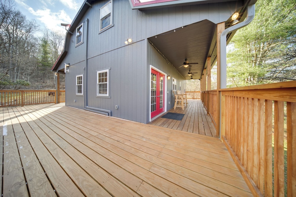 Home w/ River View & Game Room in Tidioute!