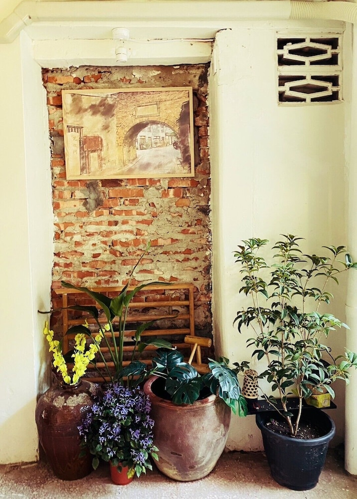Phoeinx Guesthouse view 3