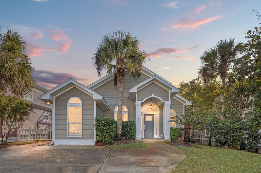 Sugar Sand Retreat 3-bed, 2-bath Beach Getaway With Private Pool, Sleeps 8!